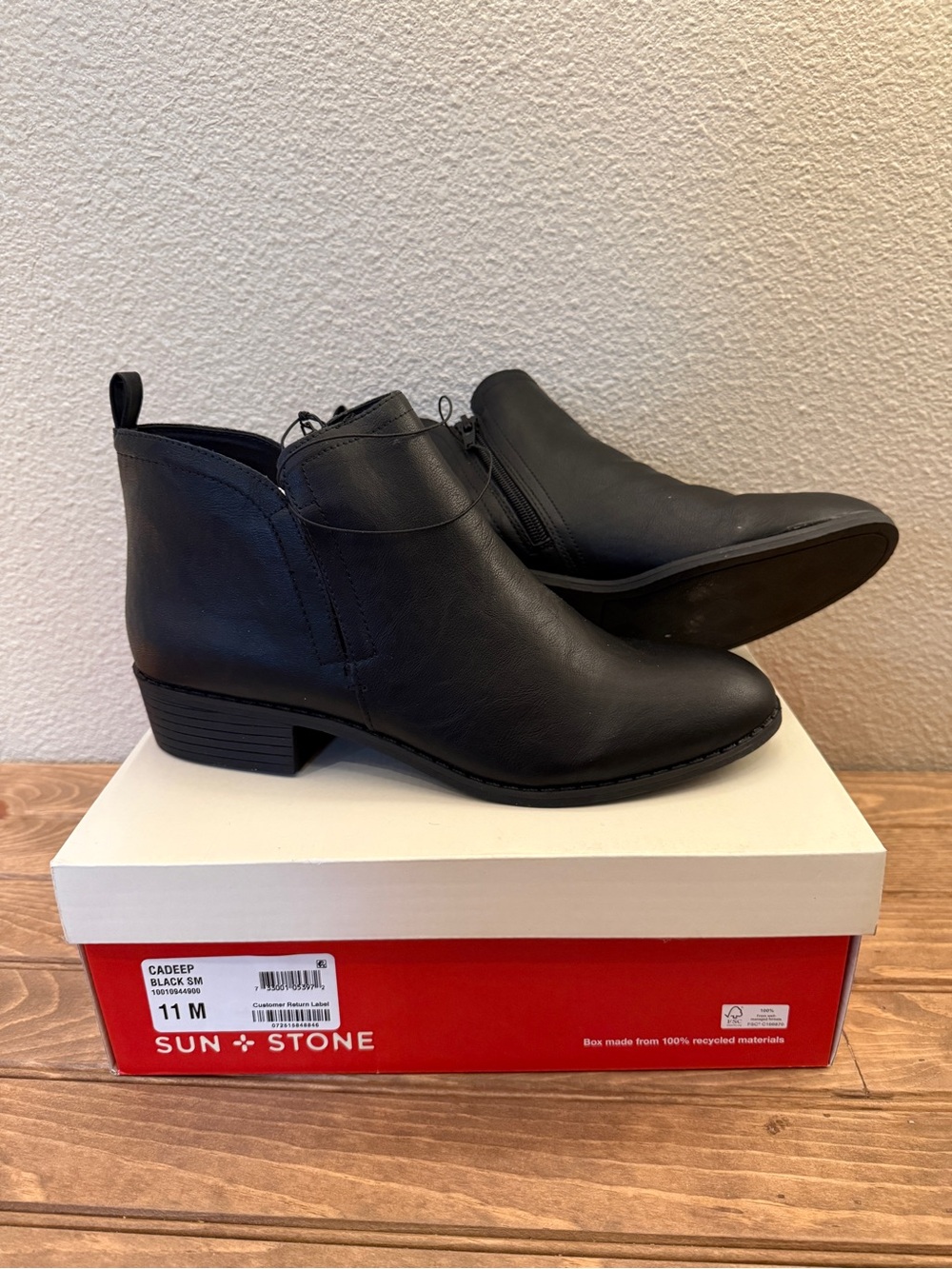 NWT Women’s Sun + Stone Black Leather Chelsea Ankle Boots with Low Heel sz 11